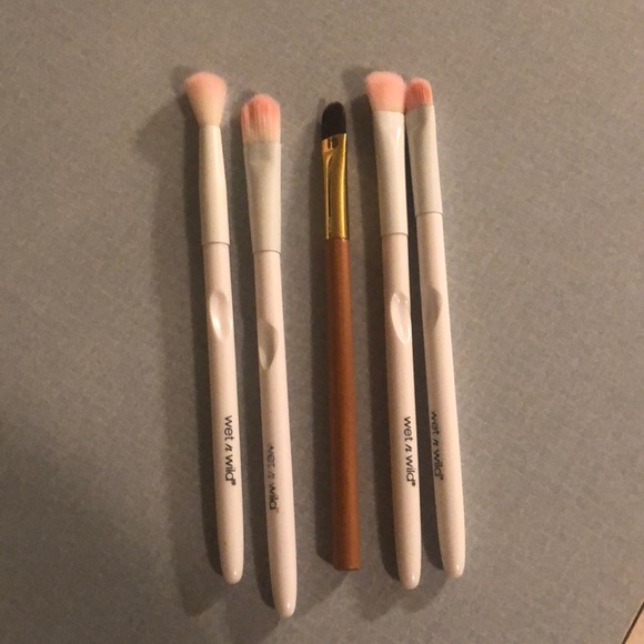 wet n wild concealer brush